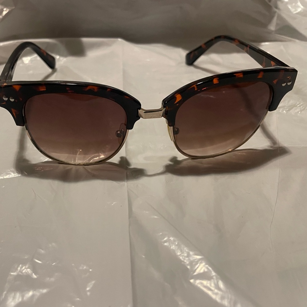 Steve Madden sunglasses